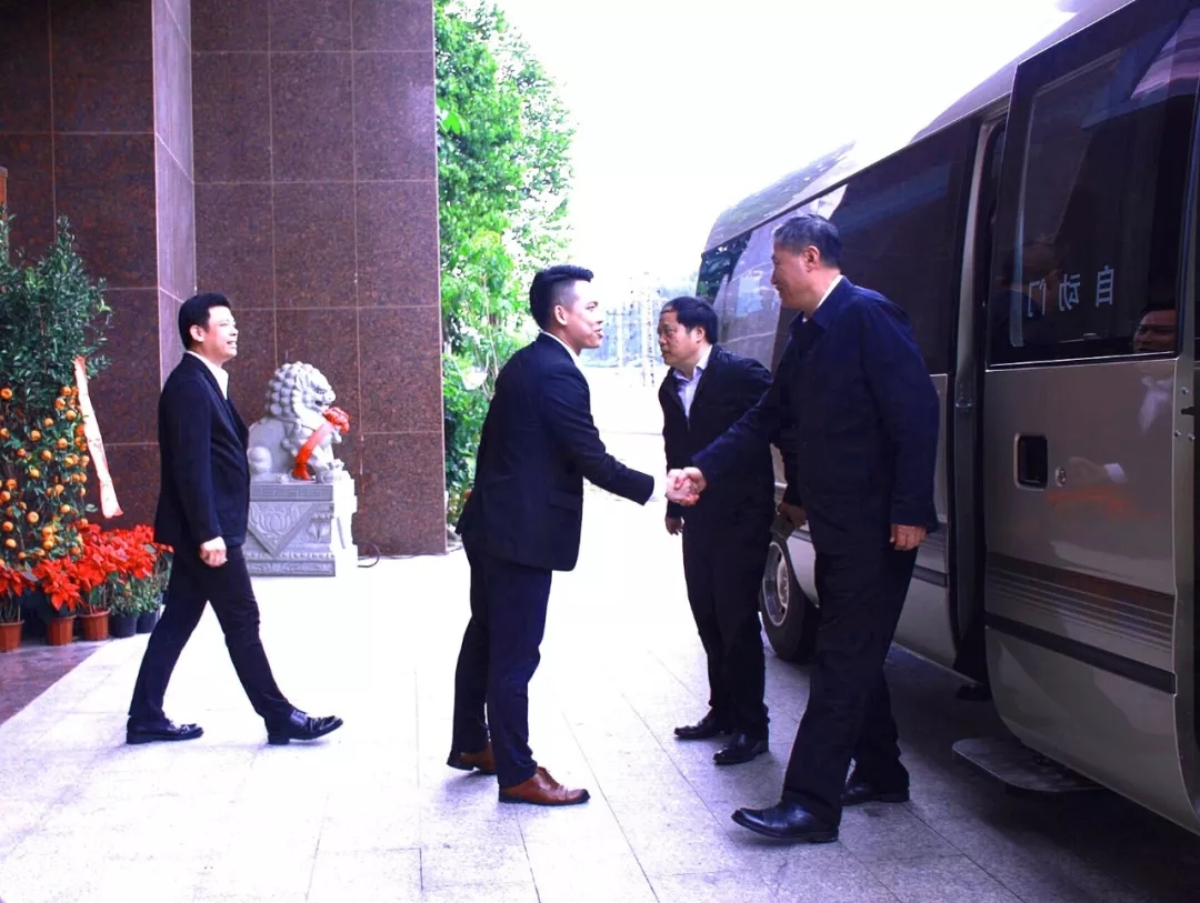 廣東省科協黨組書記、專職副主席鄭慶順率團到風華環?？疾煺{研！